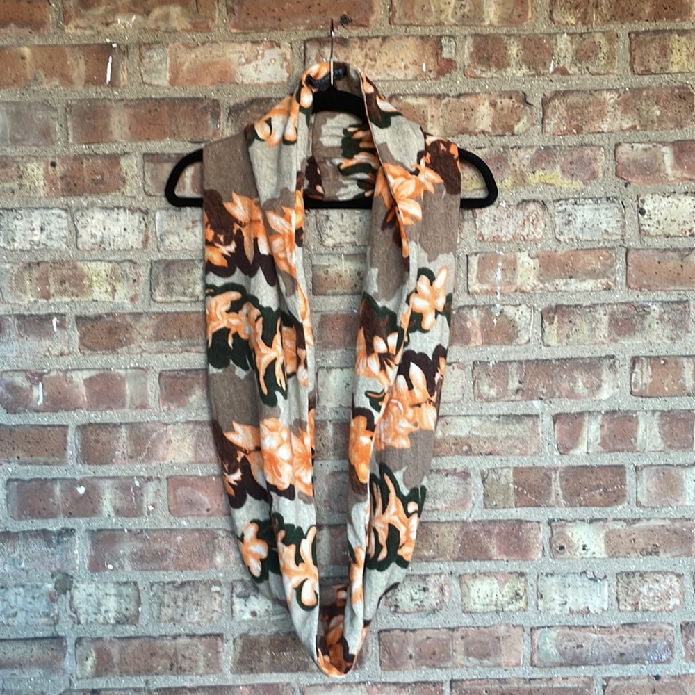 Madison 88 Wool Blend Floral Infinity Wrap Scarf🖤